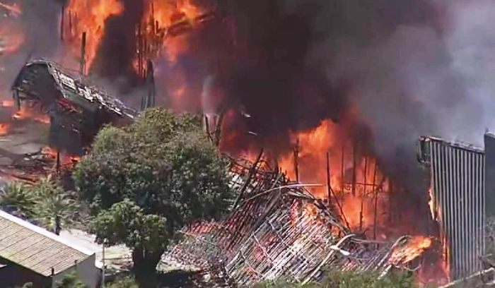 Incêndio atinge estúdios da Rede Globo no Rio de Janeiro