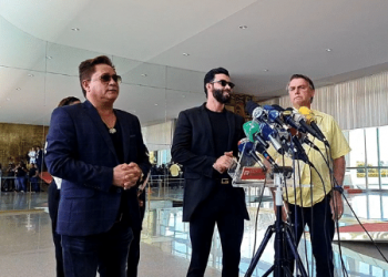 Apoiadores de Bolsonaro, Leonardo e Gusttavo Lima têm shows adiados por causa dos bloqueios em rodovias