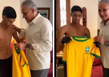 Tite brinca que Luva de Pedreiro é o primeiro convocado para a seleção brasileira na Copa do Mundo