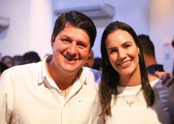 Prefeita de cidade pernambucana fica ferida e esposo morre em acidente de moto em Paulo Afonso