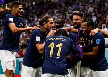 Em jogo disputado, França vence Inglaterra e passa para semifinal