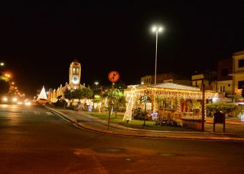 Previsão de chuva faz prefeito adiar lançamento do Natal Encantado, mas as luzes foram acesas