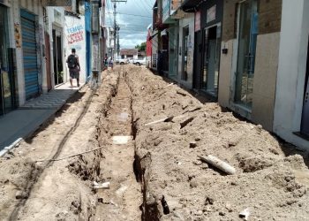 Embasa localizou ligações clandestinas no comércio de Retirolândia