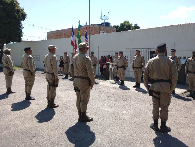 Serrinha – 16° BPM realiza cerimônia de aposição das luvas dos novos subtenentes da unidade