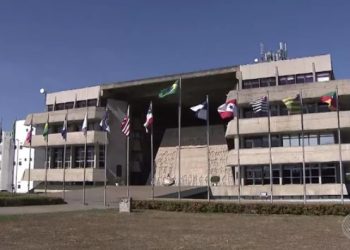 Assembleia aprova aumento nos salários de governador, vice e secretários estaduais