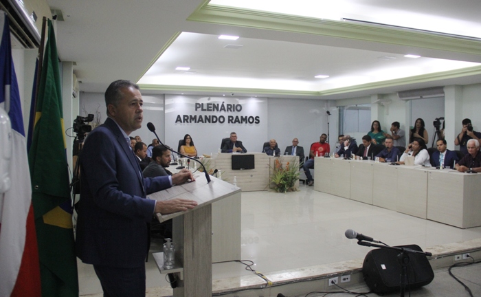 Faltando 3 dias para encerrar mandato de presidente da Câmara, Betão entrega prédio com gabinetes e auditório