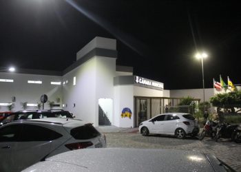 Faltando 3 dias para encerrar mandato de presidente da Câmara, Betão entrega prédio com gabinetes e auditório