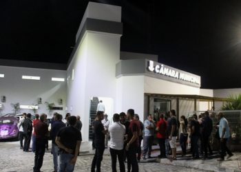 Faltando 3 dias para encerrar mandato de presidente da Câmara, Betão entrega prédio com gabinetes e auditório