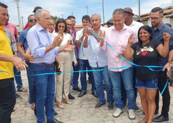 Deputado Alex da Piatã participa da entrega de 30 casas populares em Candeal