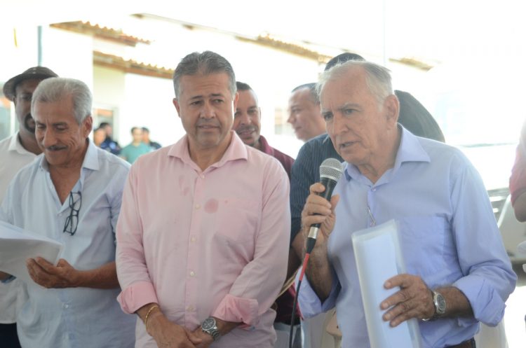 Deputado Alex da Piatã participa da entrega de 30 casas populares em Candeal