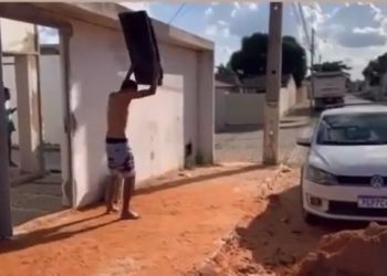 Revoltado com a derrota de Bolsonaro, seleção brasileira e coquista da Argentina faz secretário de Cultura de Canudos quebrar TV