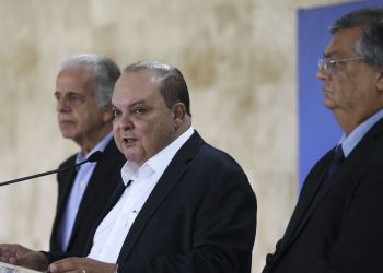 Segundo suspeito de atentado com bomba fugiu do DF, diz governador