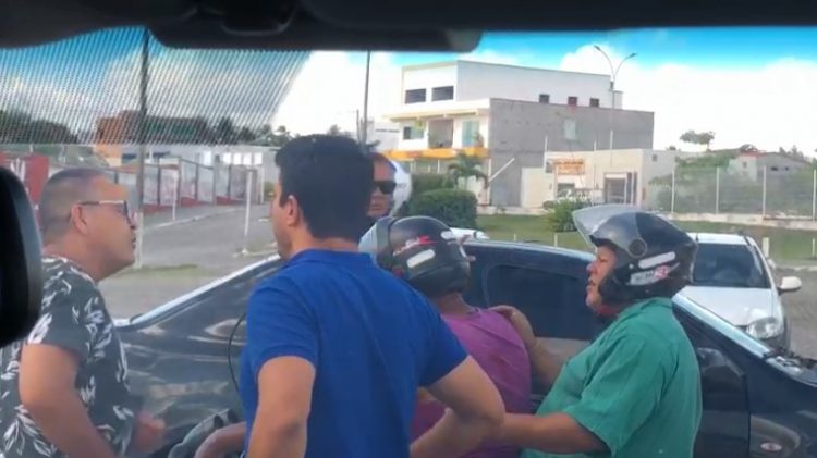 Flagrante: profissional da comunicação é detido em Serrinha por suspeita de extorsão