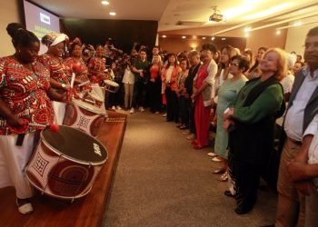 Homenagens marcam solenidade de transmissão de cargo da SPM Bahia gerida por Elisângela Araújo