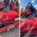 Servidor público fica gravemente ferido após colisão de moto e carro na BR 324