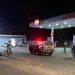 Segurança é morto e mulher grávida baleada em posto de combustíveis
