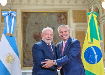 Brasil e Argentina estudam criar moeda única para trocas comerciais