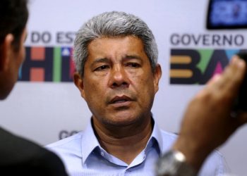Jerônimo Rodrigues garante pagamento do piso nacional dos professores na Bahia