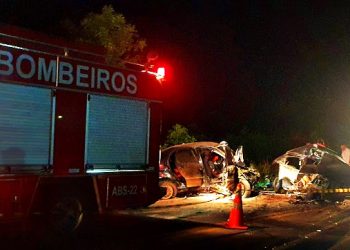Colisão entre veículos deixa 3 mortos e dois feridos na BR 407