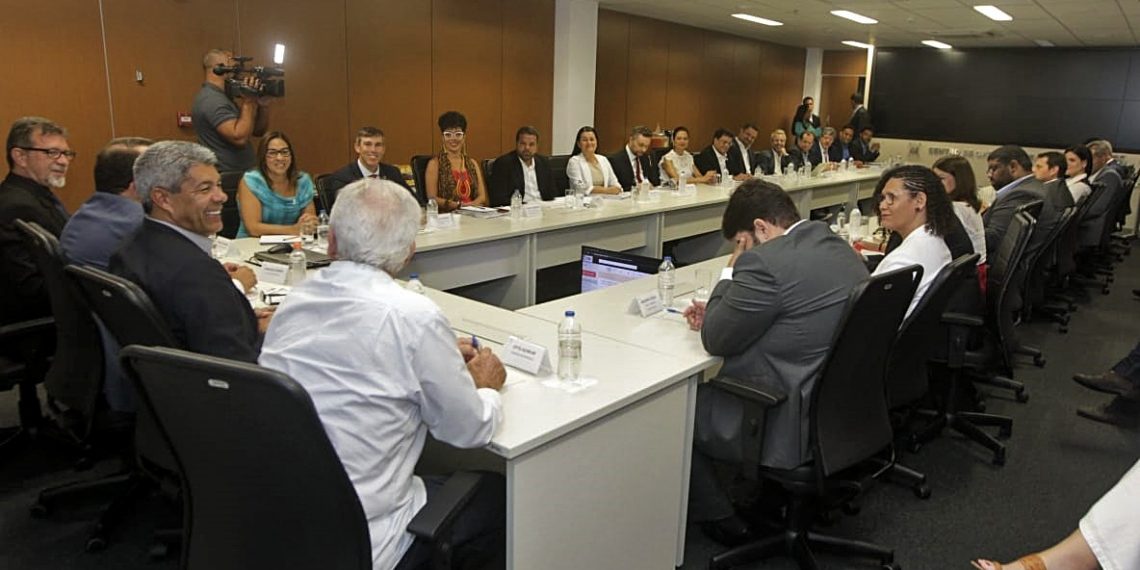 Jerônimo reúne secretariado e estabelece metas para os primeiros cem dias de governo