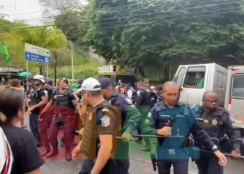Bolsonaristas se desesperam, choram e berram após desmonte de acampamento em BH