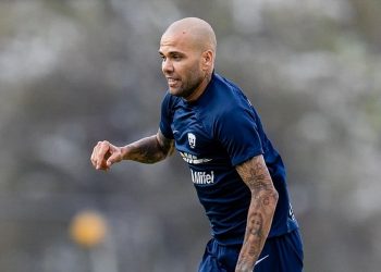Pumas rescinde contrato de Daniel Alves após prisão na Espanha