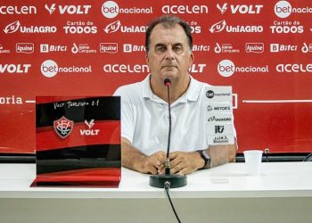 Valentense Fábio Mota, presidente do Vitória garante manutenção do treinador