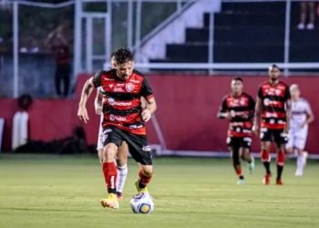 Copa do Nordeste: Vitória vacila e cede empate ao Santa Cruz nos acréscimos