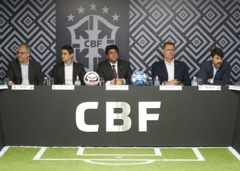 CBF divulga tabela da Série B do Campeonato Brasileiro 2023. Vitória estreia em casa