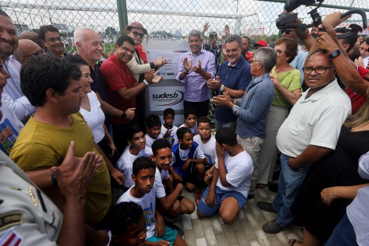 Governo do Estado entregou e autorizou obras em Várzea da Roça, neste domingo (26)