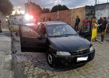 Feira: homem é assassinado a tiros dentro de carro no bairro Parque Ipê
