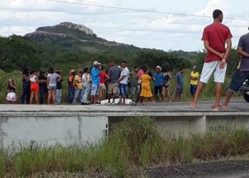 Homem morre após cavalo que montava invadir rodovia e ser atingido por carro