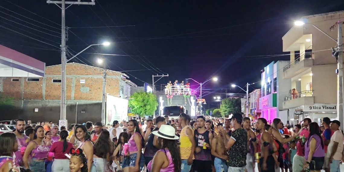 CarnaRua de Nova Fátima movimenta a cidade neste fim de semana