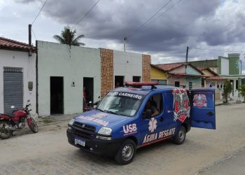 Homem morre em hospital após sofrer queda da própria altura em bar