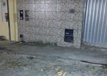 Homem é baleado na porta de casa, socorrido mas não resiste aos ferimentos