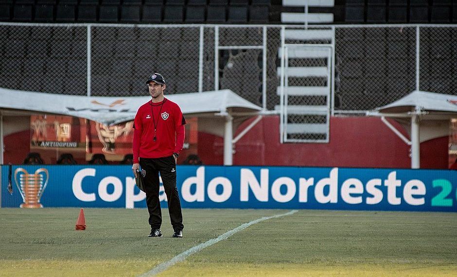 Em situação delicada no Nordestão, Vitória recebe ABC no Barradão