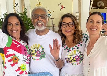 Primeira-dama, Janja da Silva curte Carnaval de Salvador ao lado de Gilberto Gil
