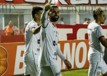 Vitória bate o Atlético em Alagoinhas e entra na briga por vaga na G4