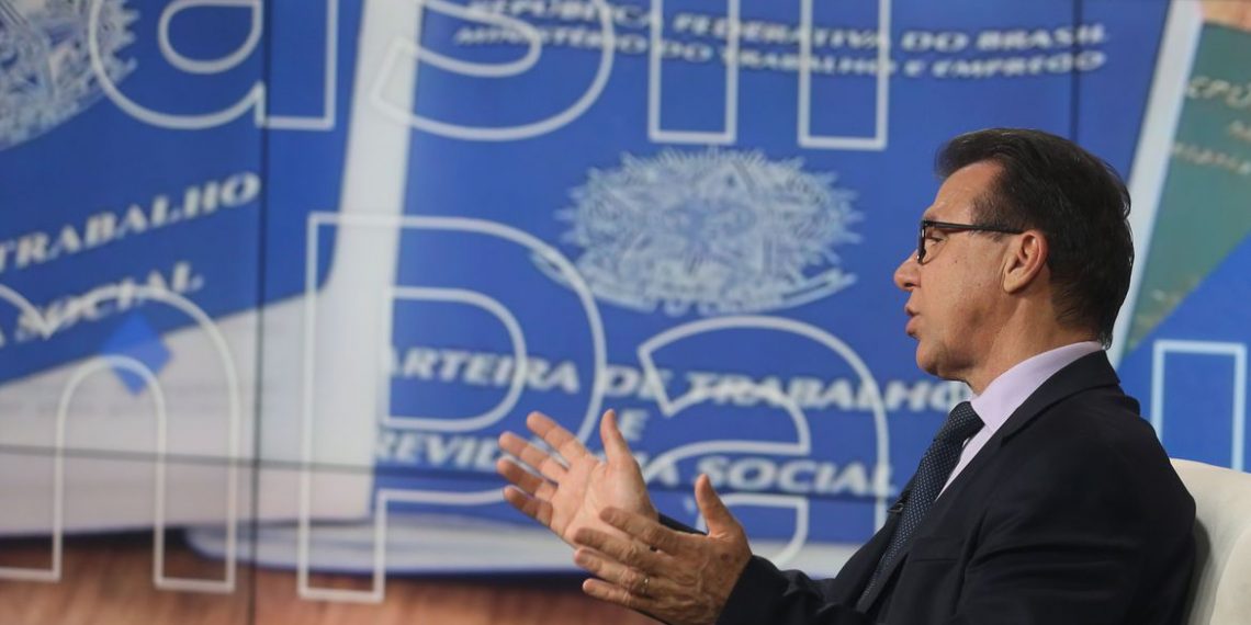 Salário mínimo deve ter novo reajuste no dia 1º maio