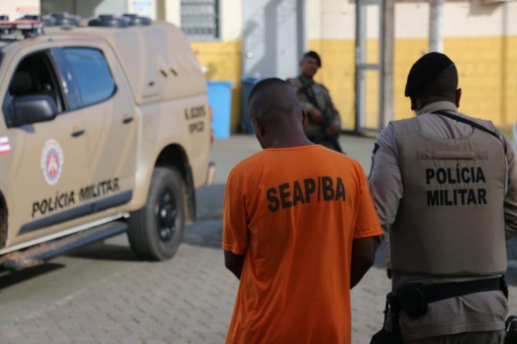 Presidiários que ordenaram ataques a tiros são transferidos