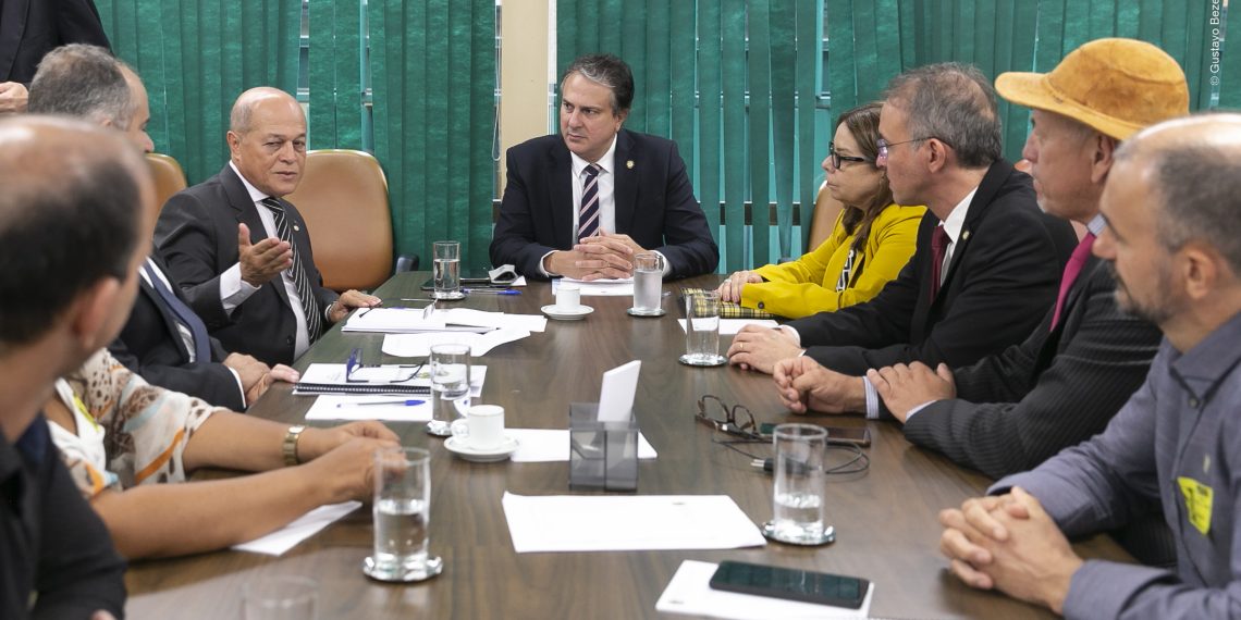 Bahia pode ganhar nova universidade: Joseildo discute criação da UFNB com ministro da Educação