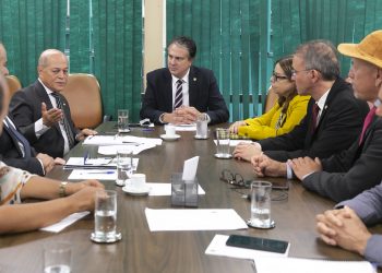 Bahia pode ganhar nova universidade: Joseildo discute criação da UFNB com ministro da Educação