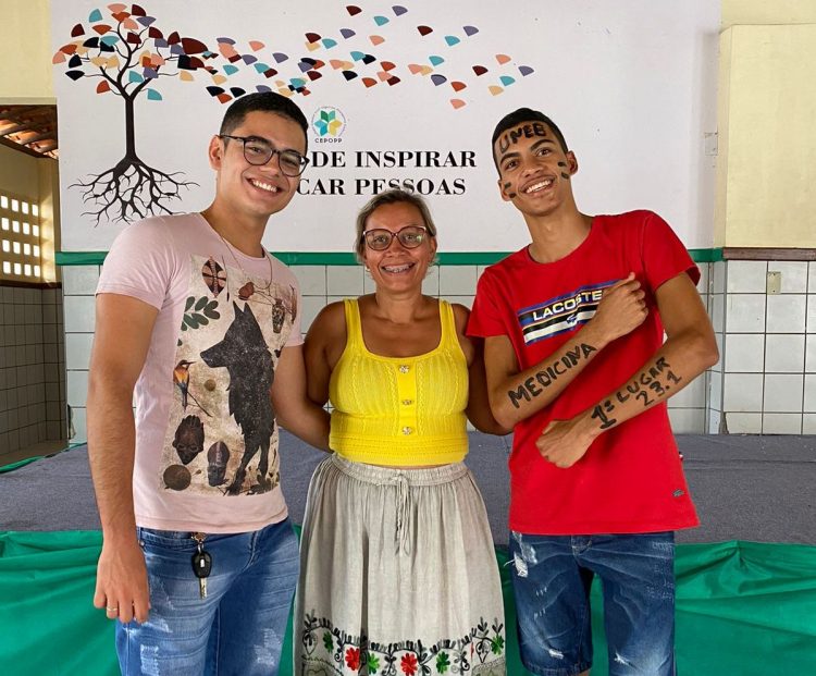 Coité – Estudante da rede pública estadual é aprovado em primeiro lugar em Medicina