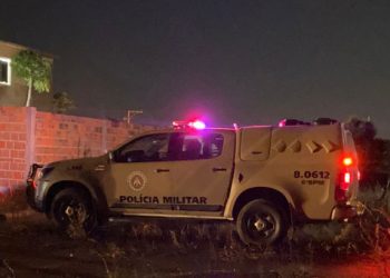 Adolescente morre após ser baleado por encapuzados; outras duas pessoas ficaram feridas