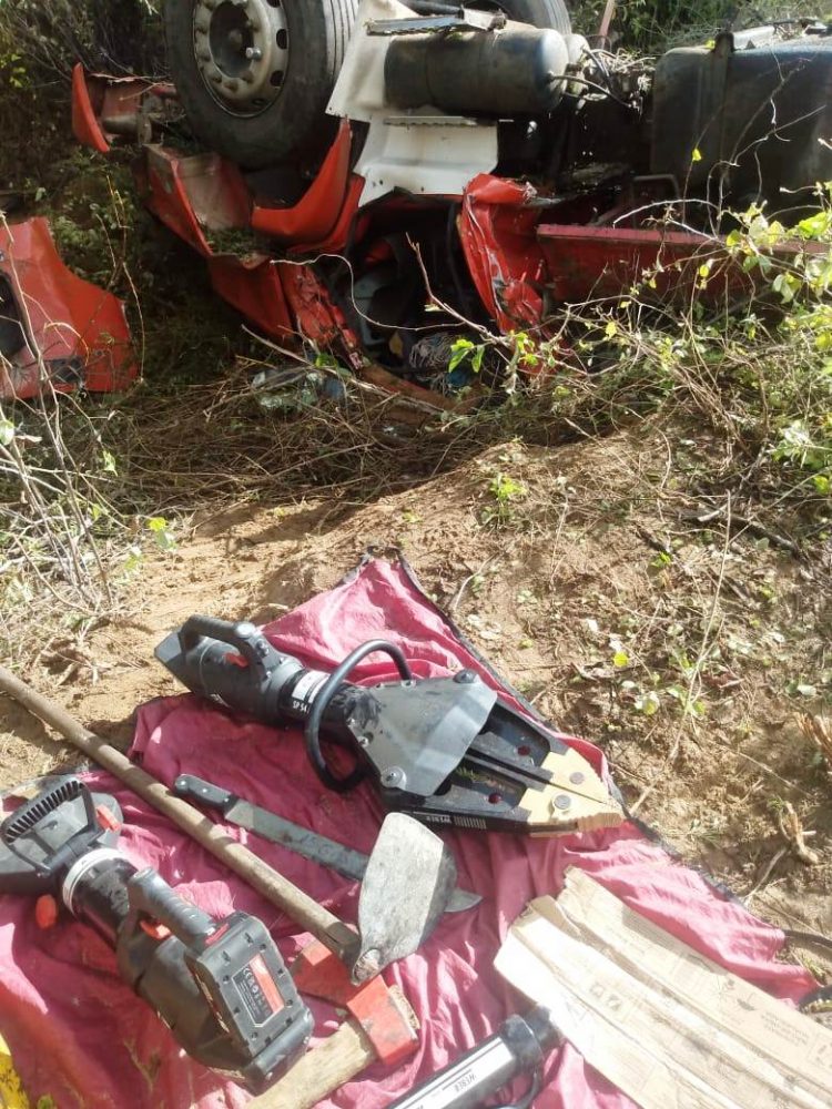 Caminhoneiro de 31 anos morre em capotamento na BR 410