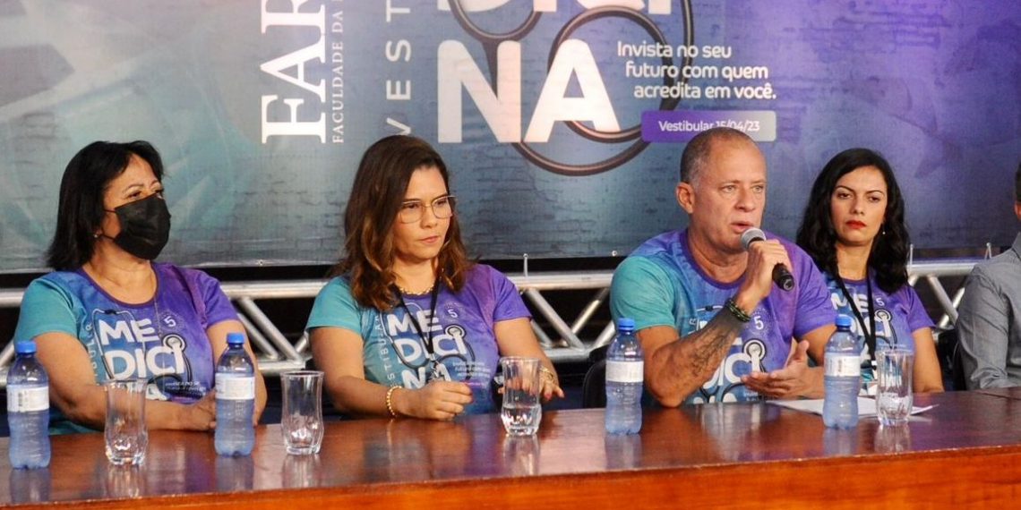FARESI lança vestibular de Medicina durante coletiva de imprensa