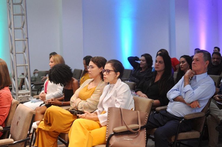 FARESI lança vestibular de Medicina durante coletiva de imprensa