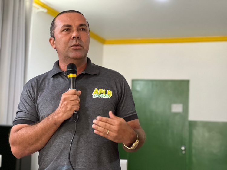 Reunidos em Assembleia, profissionais de Educação de Queimadas aceitam proposta do Executivo