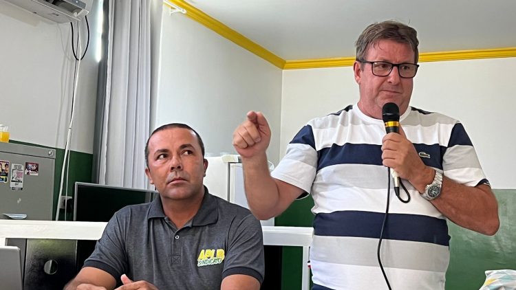 Reunidos em Assembleia, profissionais de Educação de Queimadas aceitam proposta do Executivo