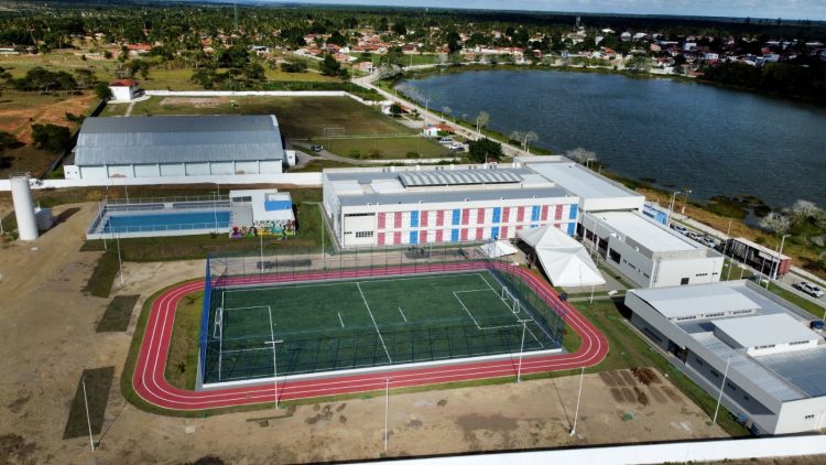 Com investimento de R$ 22,6 milhões, Jerônimo entrega colégio de ensino integral na cidade de Aporá